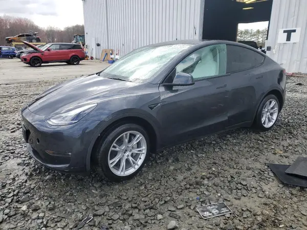 7SAYGAEE0RF008108 2024 TESLA MODEL Y - Image 1