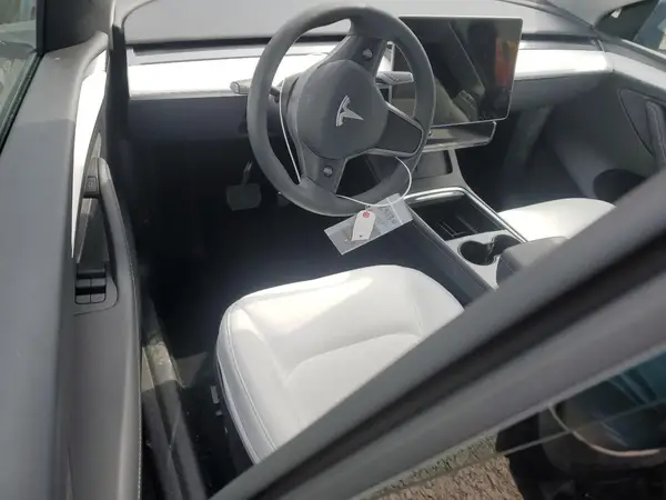 7SAYGAEE0RF008108 2024 TESLA MODEL Y - Image 8