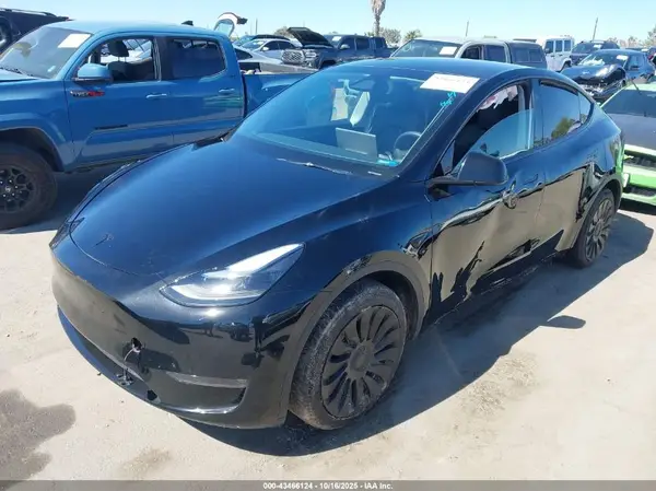 7SAYGAEE0RF010165 2024 TESLA MODEL Y - Image 2