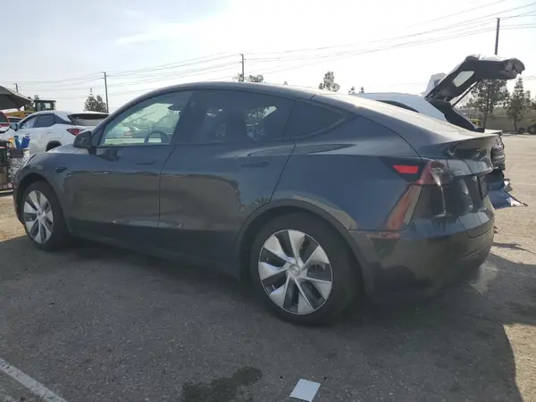 7SAYGAEE0RF021084 2024 TESLA MODEL Y - Image 2
