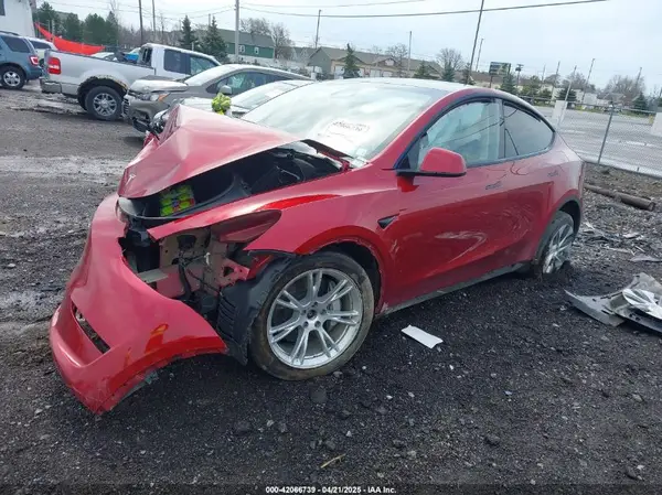 7SAYGAEE0RF022221 2024 TESLA MODEL Y - Image 2