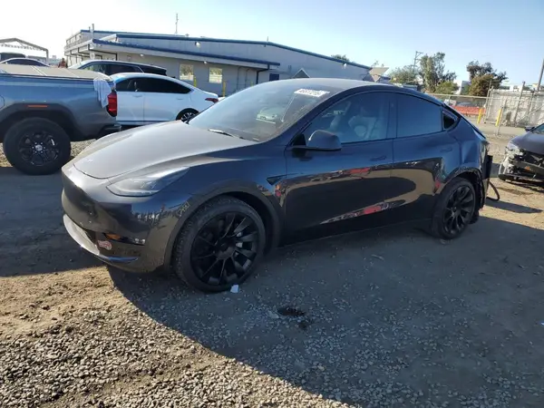 7SAYGAEE0RF023501 2024 TESLA MODEL Y - Image 1