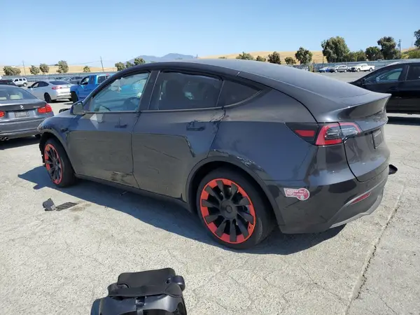 7SAYGAEE0RF042615 2024 TESLA MODEL Y - Image 2
