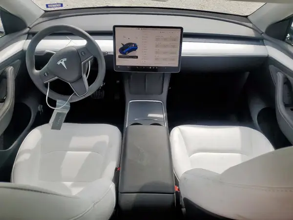 7SAYGAEE0RF048494 2024 TESLA MODEL Y - Image 8
