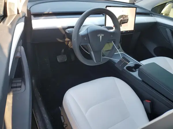 7SAYGAEE0RF057406 2024 TESLA MODEL Y - Image 8