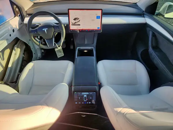 7SAYGAEE0RF062444 2024 TESLA MODEL Y - Image 8