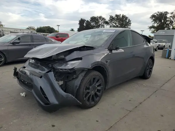 7SAYGAEE0RF091023 2024 TESLA MODEL Y - Image 1