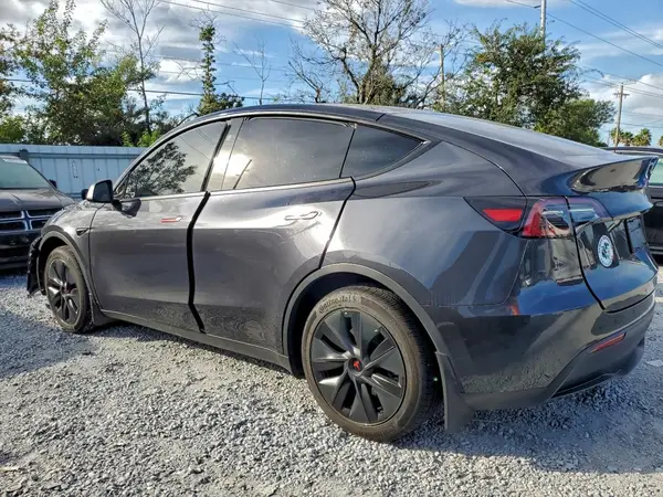 7SAYGAEE0RF098408 2024 TESLA MODEL Y - Image 2