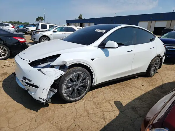 7SAYGAEE0RF098764 2024 TESLA MODEL Y - Image 1
