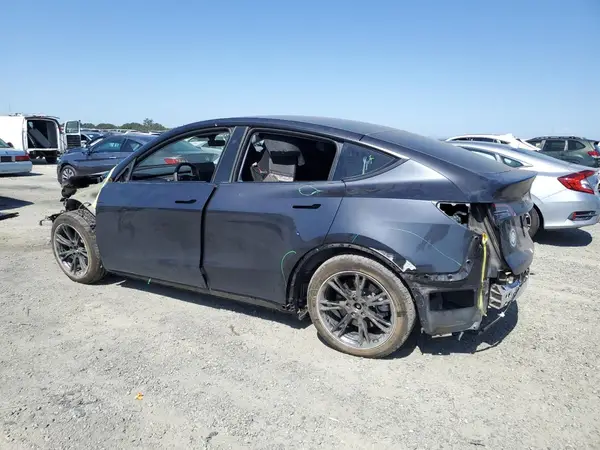 7SAYGAEE0RF101971 2024 TESLA MODEL Y - Image 2
