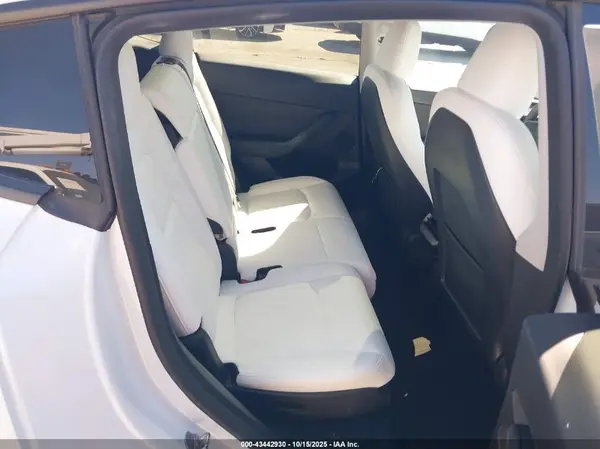 7SAYGAEE0RF106796 2024 TESLA MODEL Y - Image 8