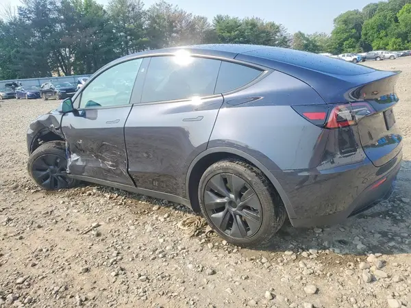 7SAYGAEE0RF111805 2024 TESLA MODEL Y - Image 2