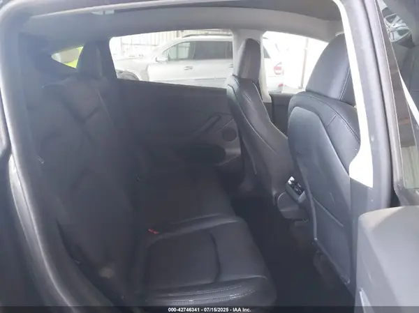 7SAYGAEE0RF119404 2024 TESLA MODEL Y - Image 8