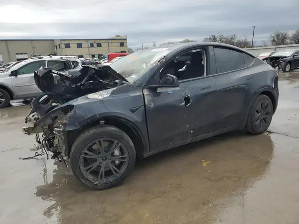 7SAYGAEE0RF128572 2024 TESLA MODEL Y - Image 1