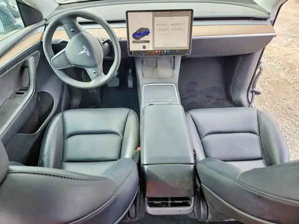 7SAYGAEE0RF133318 2024 TESLA MODEL Y - Image 8