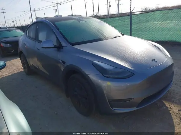 7SAYGAEE0RF156212 2024 TESLA MODEL Y - Image 1