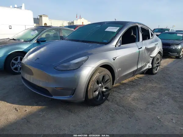 7SAYGAEE0RF156212 2024 TESLA MODEL Y - Image 2