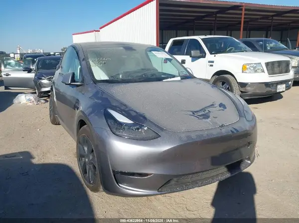 7SAYGAEE0RF157554 2024 TESLA MODEL Y - Image 1