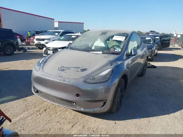 7SAYGAEE0RF157554 2024 TESLA MODEL Y - Image 2