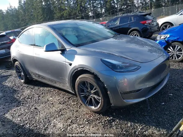 7SAYGAEE0RF177075 2024 TESLA MODEL Y - Image 1