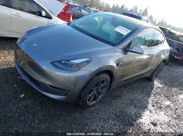 7SAYGAEE0RF177075 2024 TESLA MODEL Y - Image 2