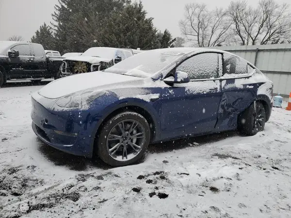 7SAYGAEE0RF184074 2024 TESLA MODEL Y - Image 1