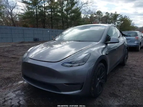 7SAYGAEE0RF193955 2024 TESLA MODEL Y - Image 2