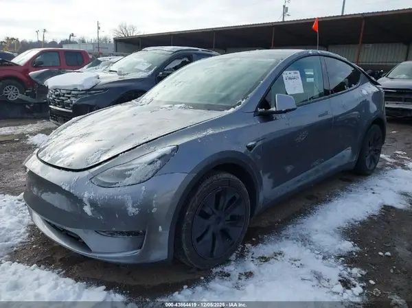 7SAYGAEE0RF202542 2024 TESLA MODEL Y - Image 2