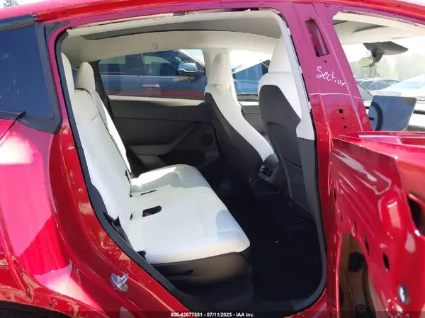 7SAYGAEE0RF983384 2024 TESLA MODEL Y - Image 8