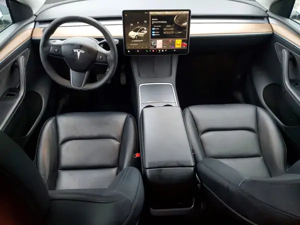 7SAYGAEE0RF984096 2024 TESLA MODEL Y - Image 8