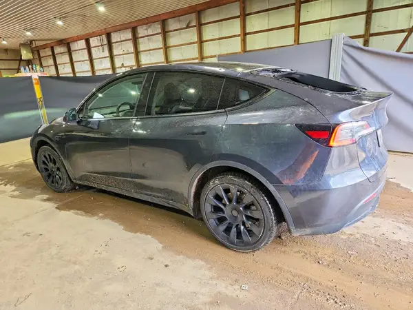 7SAYGAEE0RF991579 2024 TESLA MODEL Y - Image 2