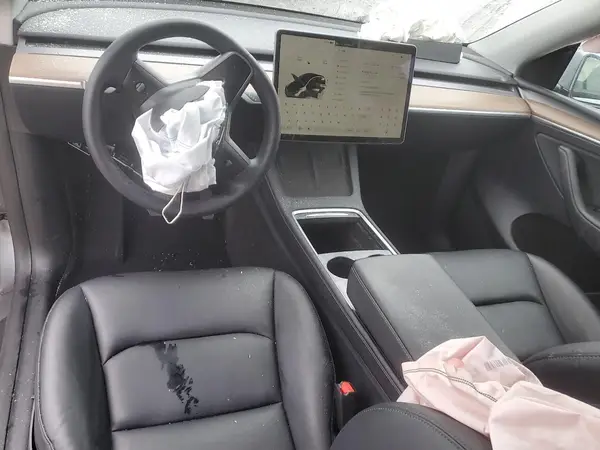 7SAYGAEE0SF222652 2025 TESLA MODEL Y - Image 8