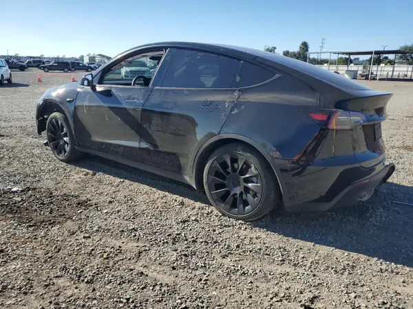 7SAYGAEE0SF224482 2025 TESLA MODEL Y - Image 2