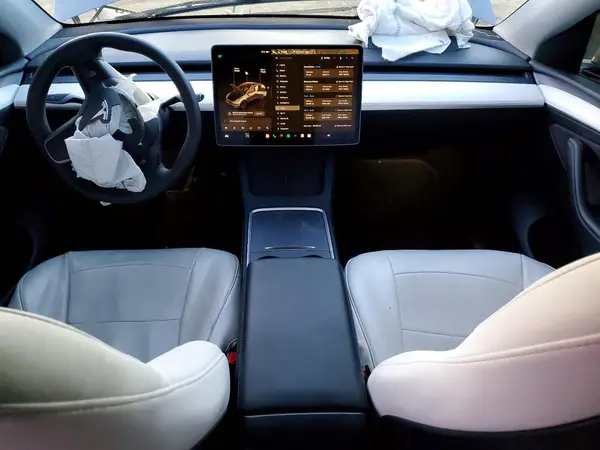 7SAYGAEE0SF231383 2025 TESLA MODEL Y - Image 8