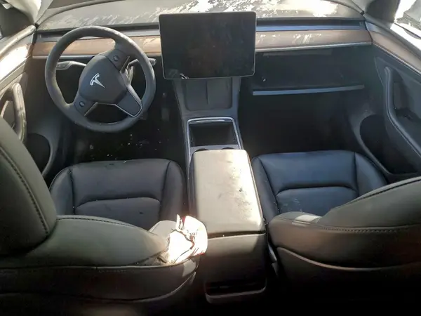 7SAYGAEE0SF244828 2025 TESLA MODEL Y - Image 8