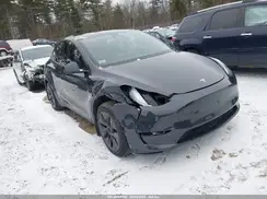 7SAYGAEE0SF255747 2025 TESLA MODEL Y