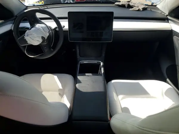 7SAYGAEE0SF263038 2025 TESLA MODEL Y - Image 8