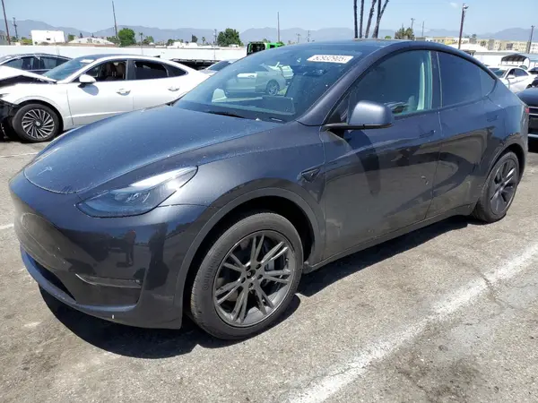 7SAYGAEE0SF265792 2025 TESLA MODEL Y - Image 1