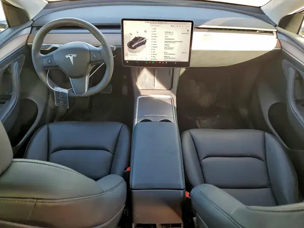 7SAYGAEE0SF270166 2025 TESLA MODEL Y - Image 8