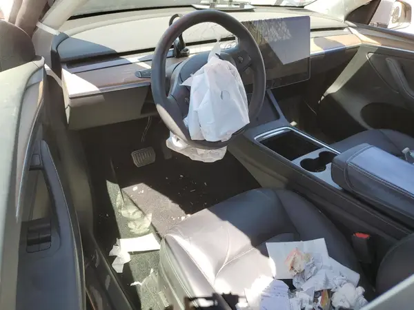 7SAYGAEE0SF291342 2025 TESLA MODEL Y - Image 8