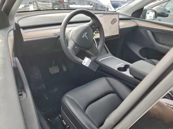 7SAYGAEE0SF308544 2025 TESLA MODEL Y - Image 8