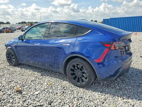 7SAYGAEE1NF310176 2022 TESLA MODEL Y - Image 2