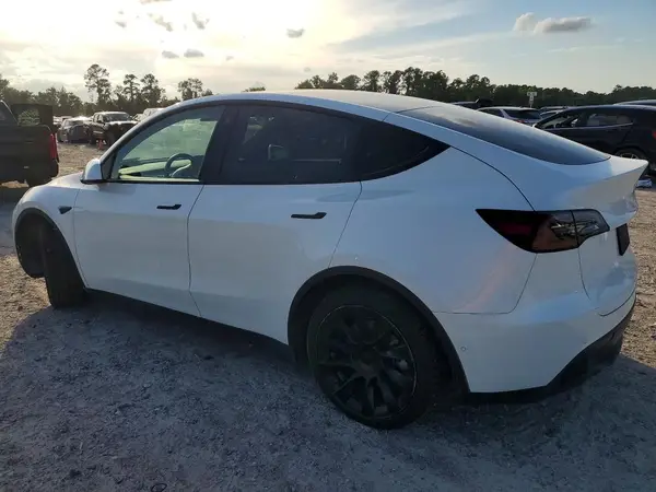 7SAYGAEE1NF313921 2022 TESLA MODEL Y - Image 2