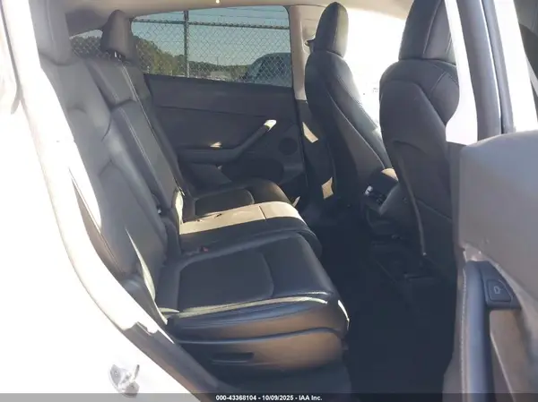 7SAYGAEE1NF336521 2022 TESLA MODEL Y - Image 8