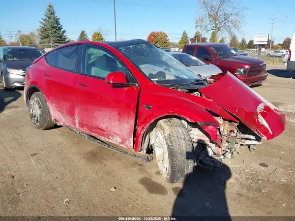 7SAYGAEE1NF359524 2022 TESLA MODEL Y - Image 1