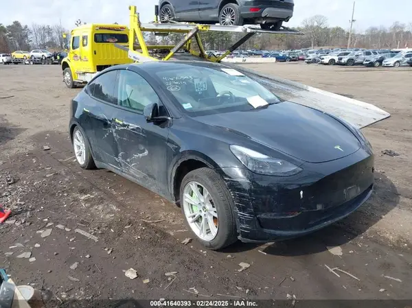 7SAYGAEE1NF364514 2022 TESLA MODEL Y - Image 1