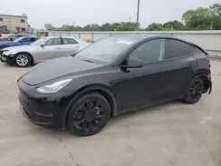 7SAYGAEE1NF381491 2022 TESLA MODEL Y