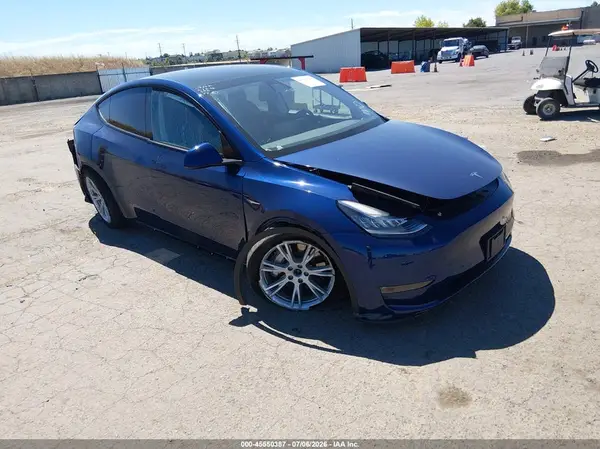 7SAYGAEE1NF382298 2022 TESLA MODEL Y - Image 1