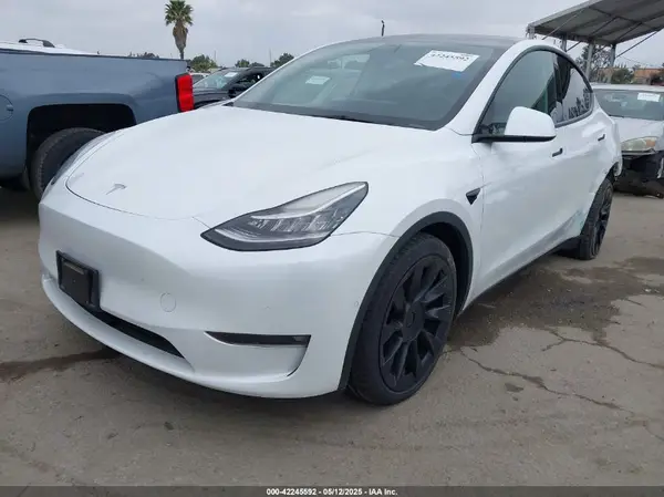 7SAYGAEE1NF402341 2022 TESLA MODEL Y - Image 2