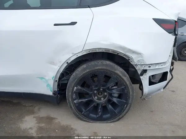 2022 TESLA MODEL Y auction photo 6
